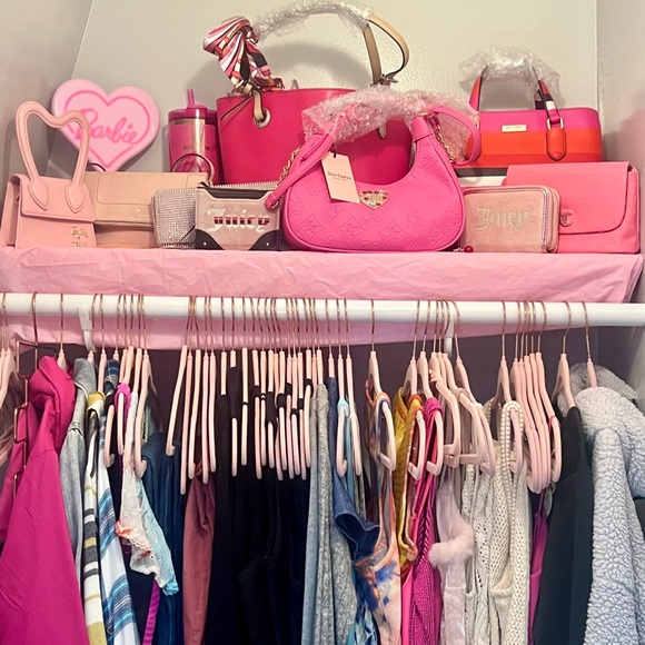 Meet your Posher, Runa Rose 🦊 - Picture 3 of 8